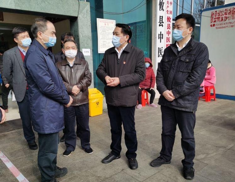 康月林督导疫情防控工作 看望慰问防疫一线工作人员
