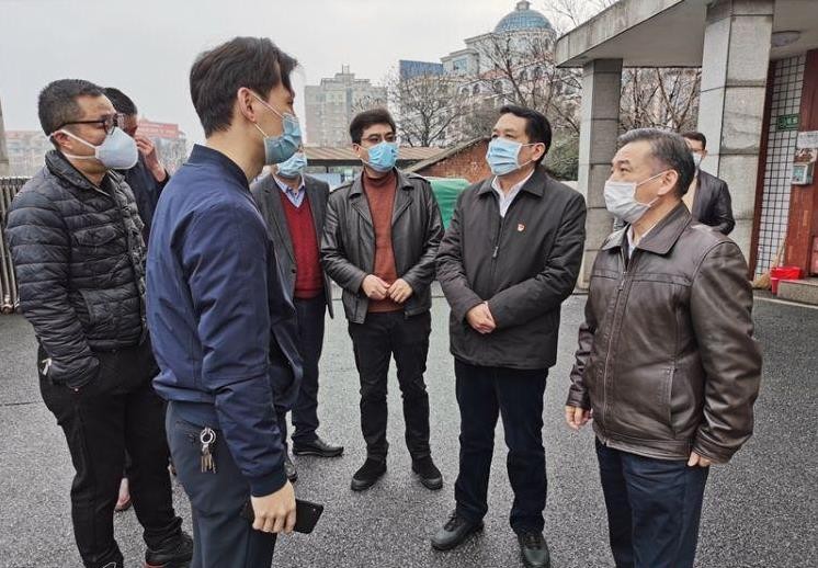 康月林督导疫情防控工作 看望慰问防疫一线工作人员