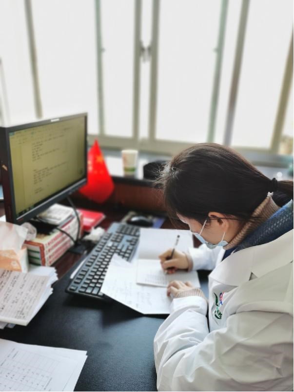 铿锵玫瑰绚丽绽放 记奋战在抗击疫情一线的应急队女队员