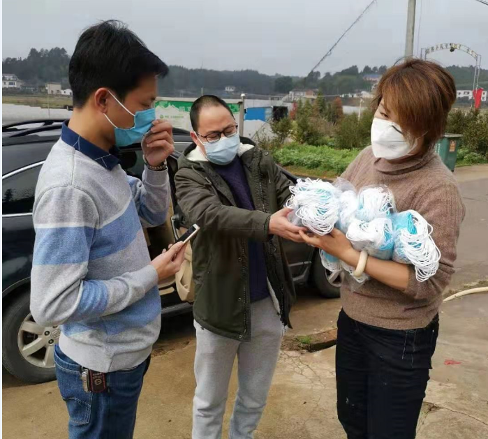 区农业农村局：为农业企业送去口罩等物资保障民生供应
