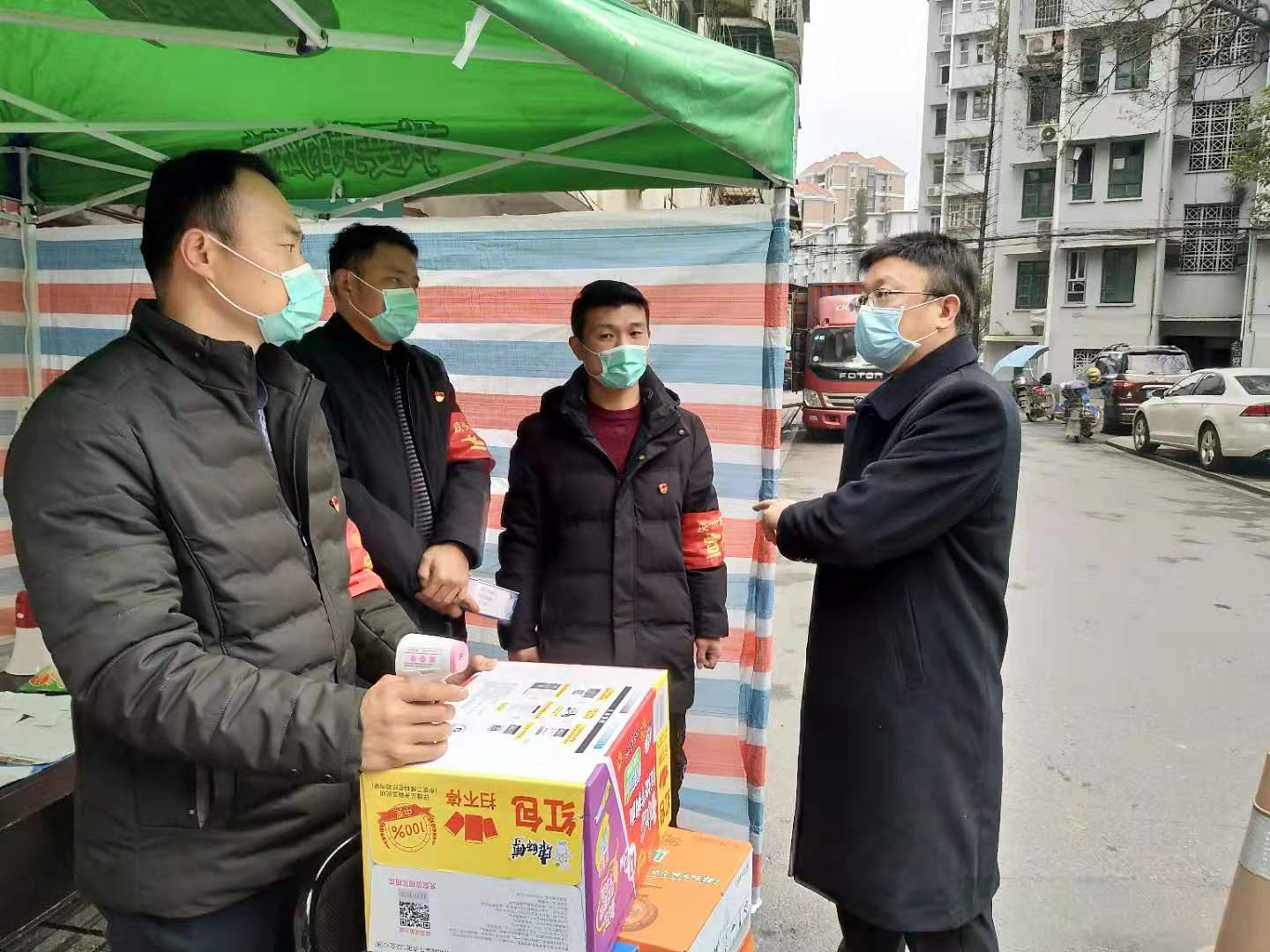 守好第一道防线 当好群众"贴心人"  ——市信访局党员干部进社区、企业抗疫日志