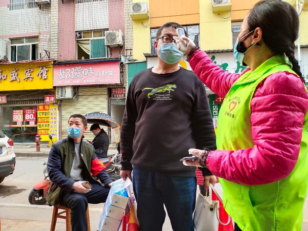 月塘:抗疫一线 平凡人的“不平凡”