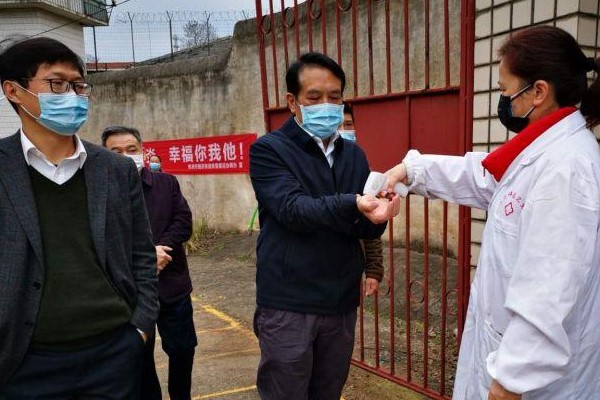 县委书记康月林督导企业和重点项目复工复产和疫情防控工作