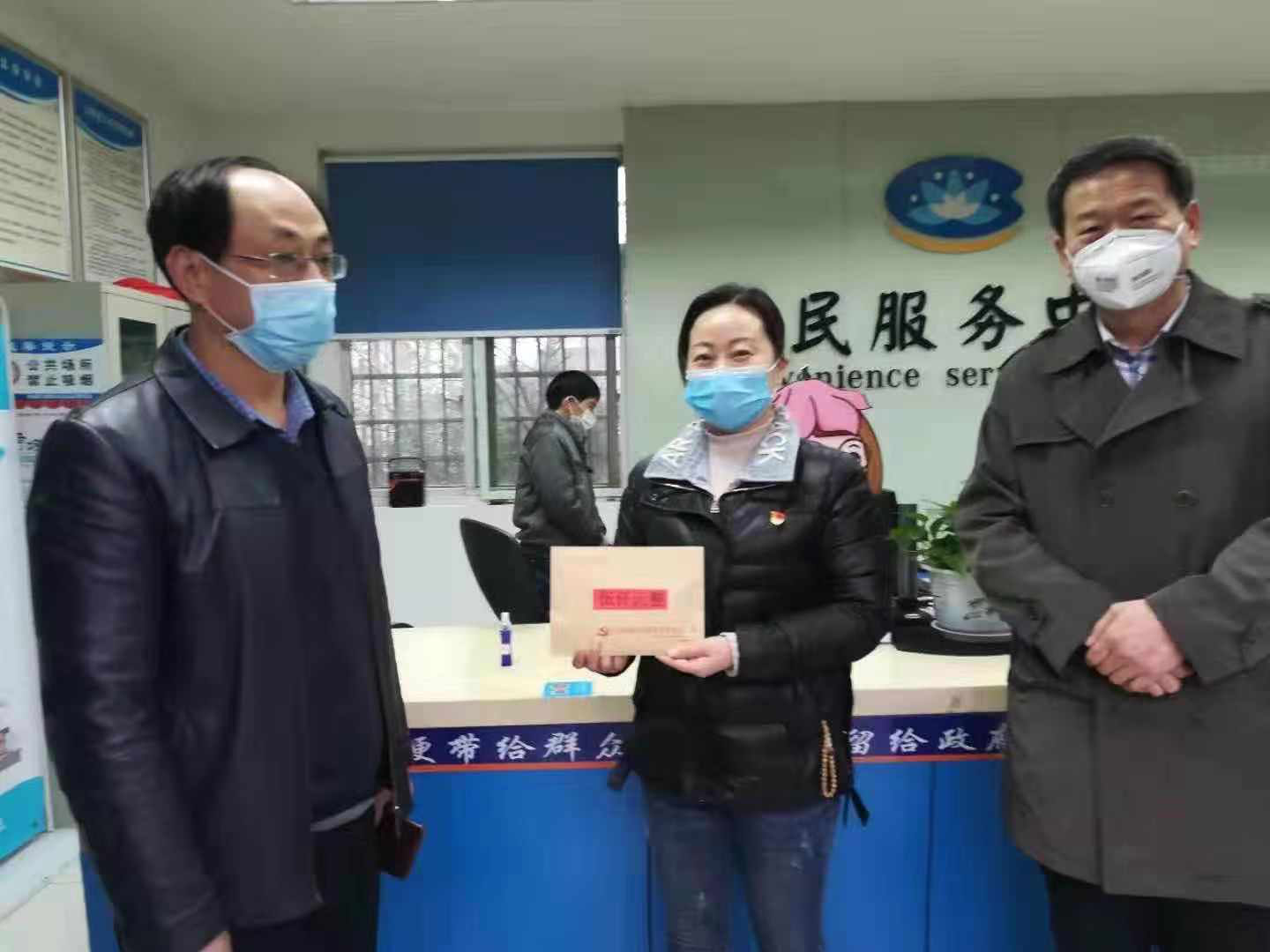 市纪委一行到新荷社区督促指导疫情防控工作
