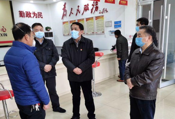 康月林督导疫情防控工作 要求:继续保持高昂的战斗姿态 筑牢疫情防控网