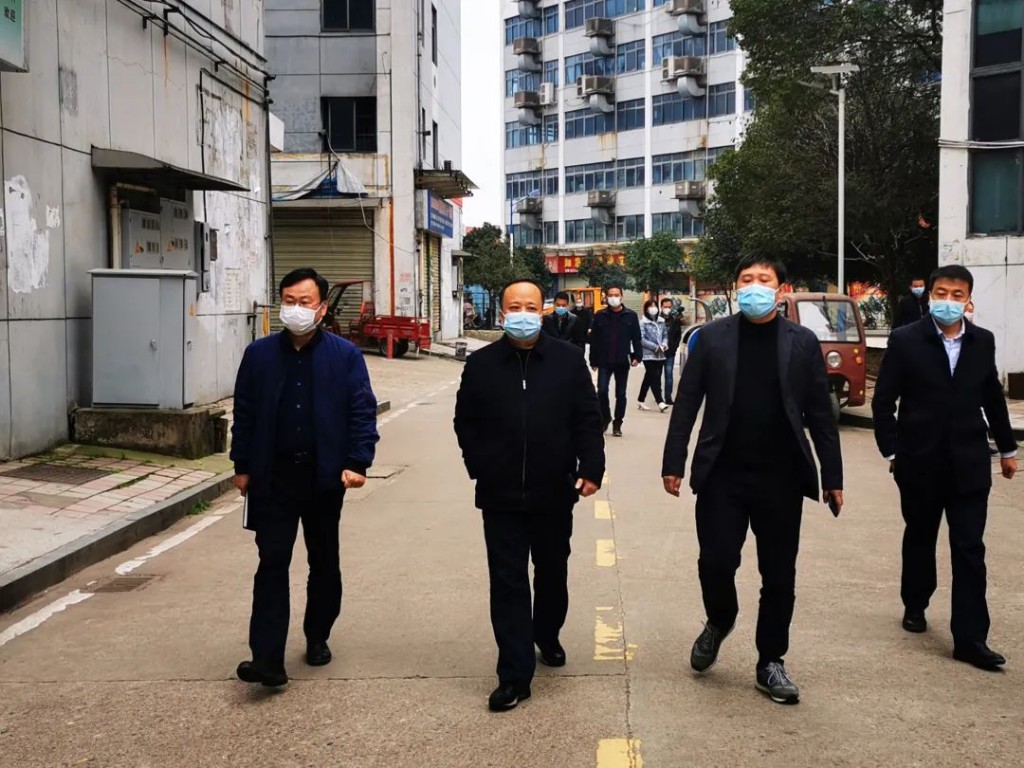 区长杨晓江：以六项举措确保疫情防控和复工复产两手抓、两促进