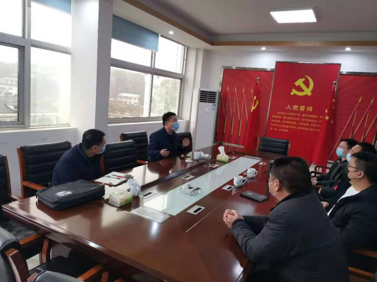 区委组织部一行到仙庾镇指导防疫工作