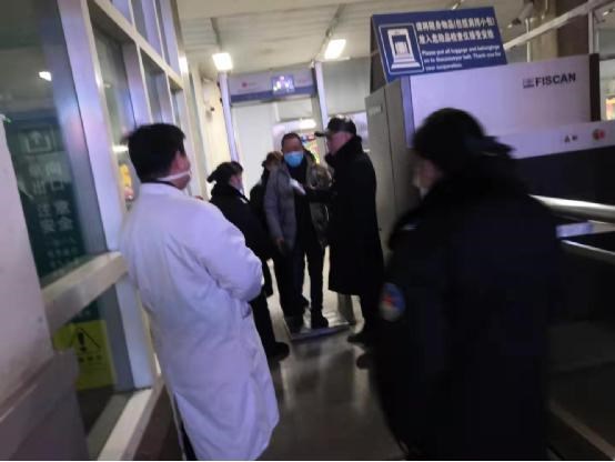 芦淞区掐紧“输入口” 构建 “防护圈”24小时为群众生命健康护航