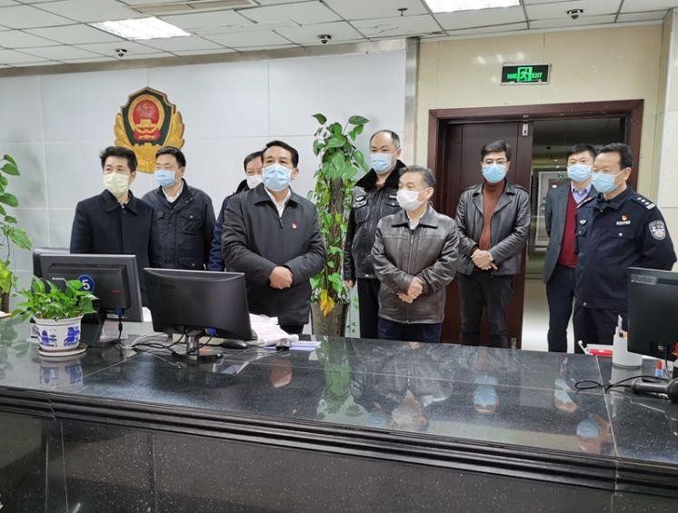 康月林督导疫情防控工作 看望慰问防疫一线工作人员