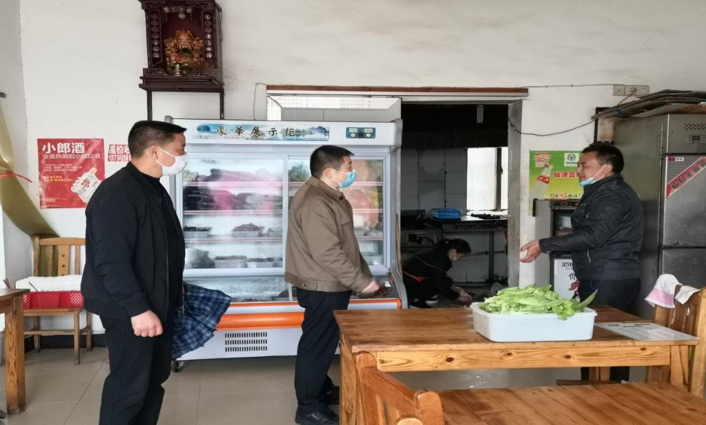 雨中送温暖 协力抗疫情 天元区工商联赴栗雨街道景园社区走访复工企业、看望慰问一线防疫人员