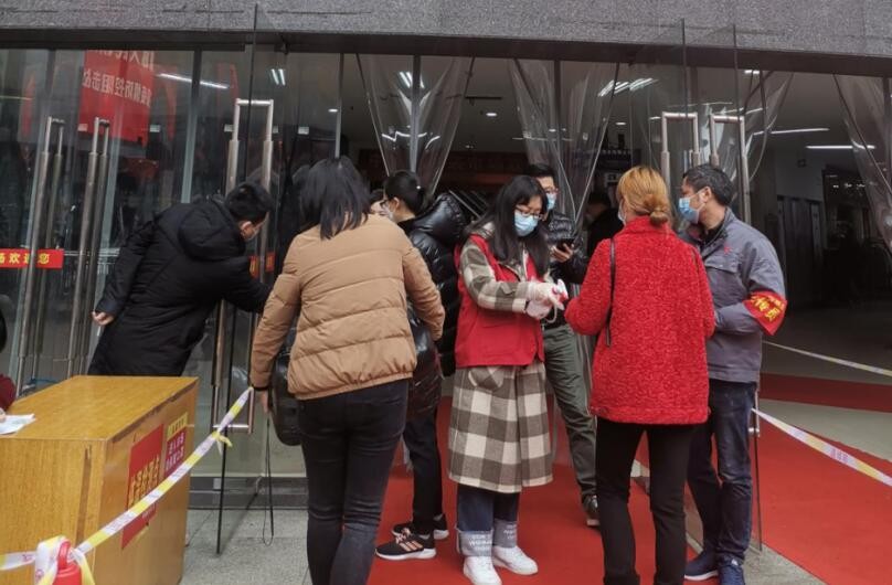 芦淞共青团开展3·5学雷锋日志愿服务活动