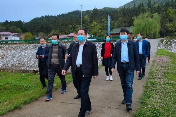 聂方红来攸开展巡河和调研“五个一”联点项目建设工作