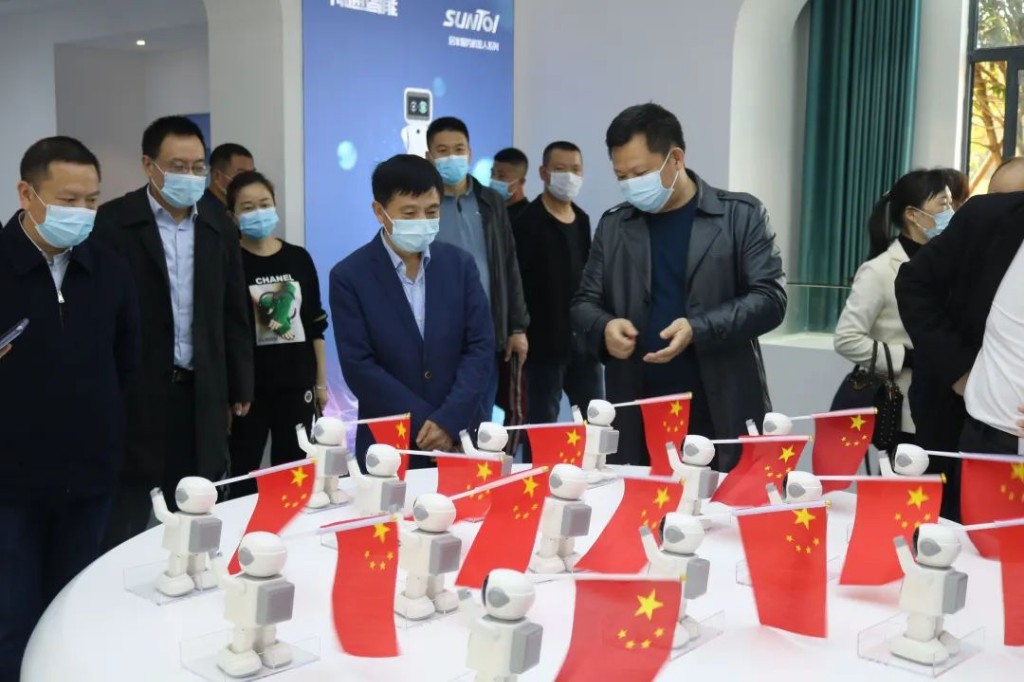 省委统战部副部长龙建湘一行到芦淞区调研民营企业