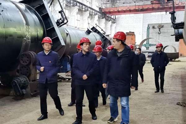 康月林进驻联点企业　要求：强信心、抓机遇　推进企业更好更快发展
