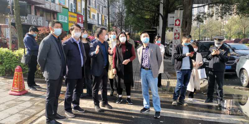 市城管局李晓彤局长带队调研城市管理样板街创建回头看工作