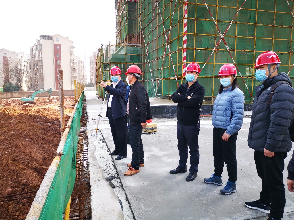 市住建局党组书记谭智勇视察我市房地产项目防疫复工和安全生产工作