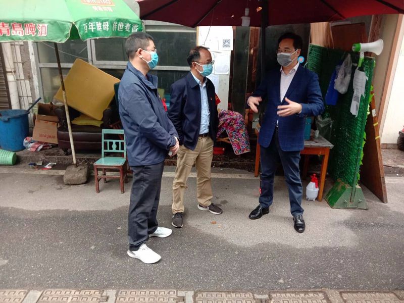 区领导慰问抗疫一线市派工作队队员