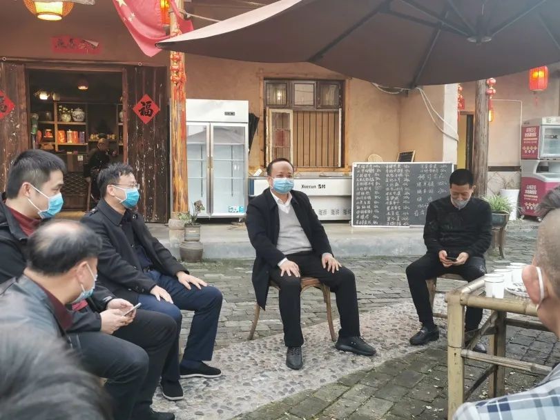 芦淞区政企同心共商产业推进,为餐饮行业“打call”