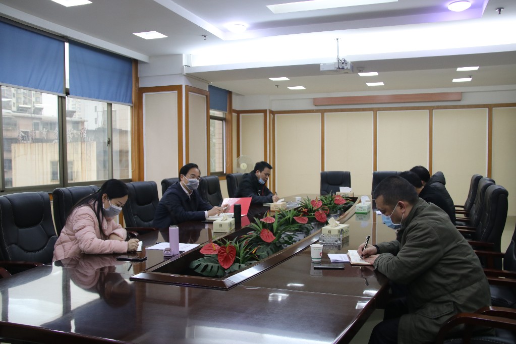 王利波主持召开疫情防控调度会