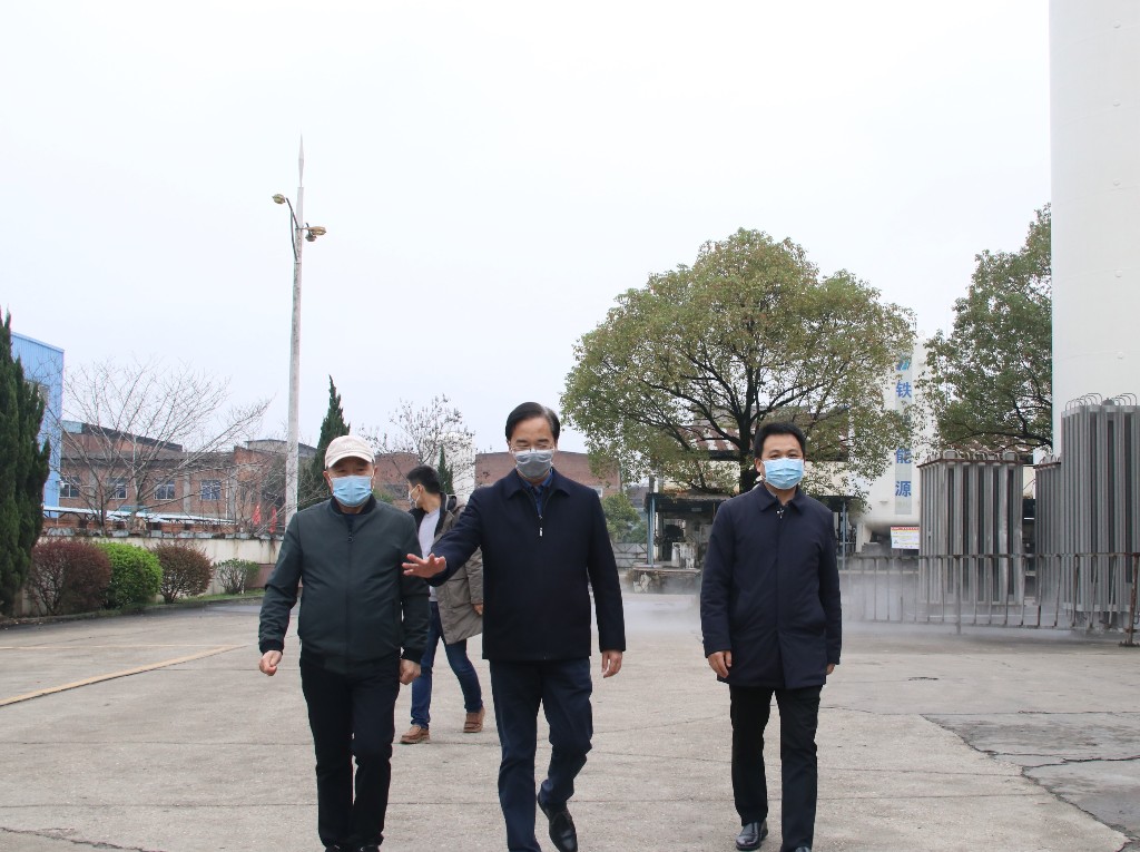 王利波督导复工复产和疫情防控工作