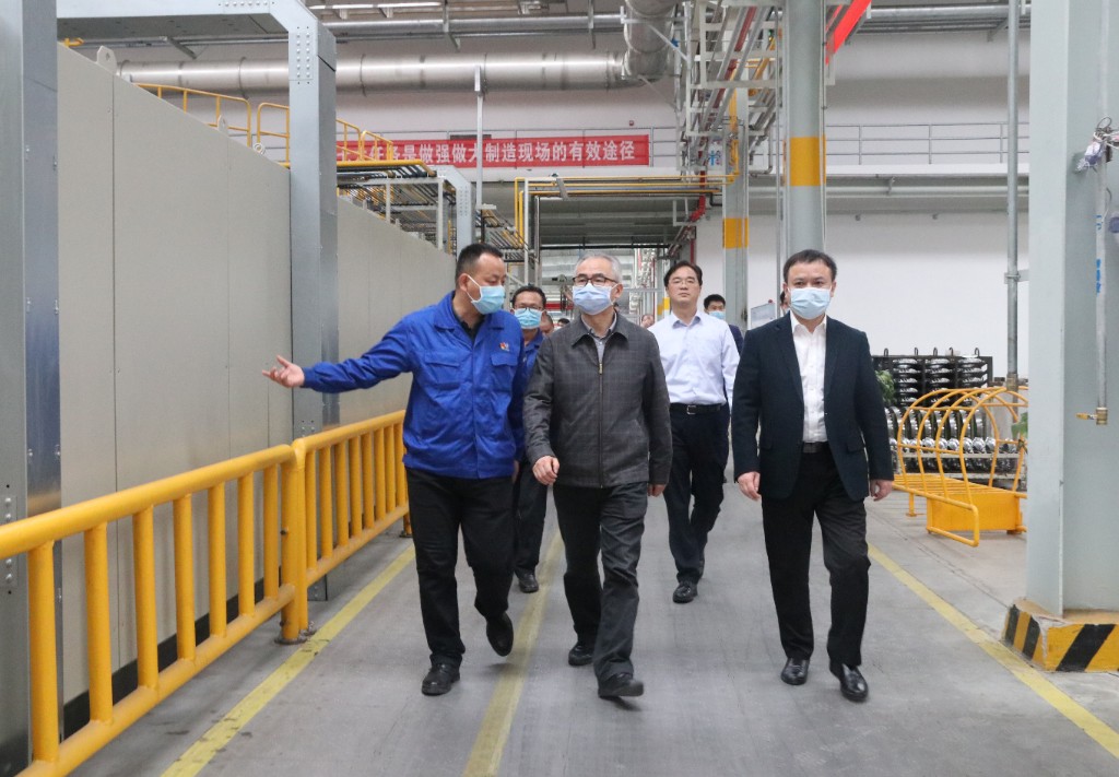 市人大常委会党组书记、副主任彭建忠来荷塘区调研