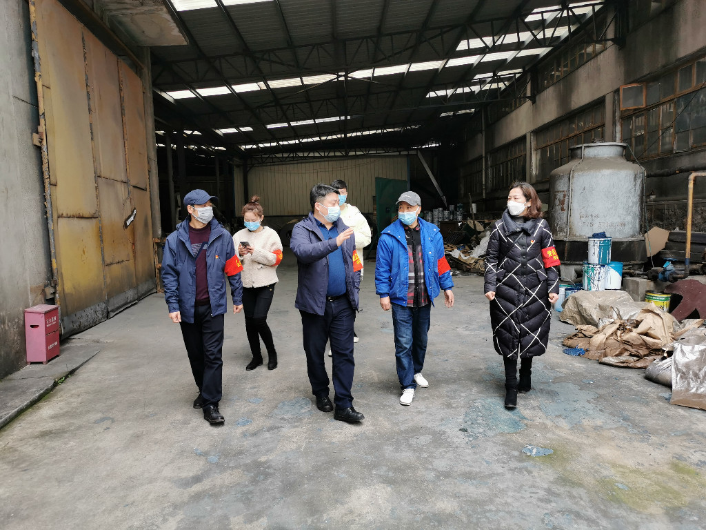 市发展改革委领导干部深入(村)社区开展疫情防控志愿服务