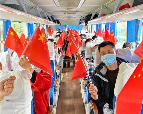 “老乡,接你们回去上班了!”