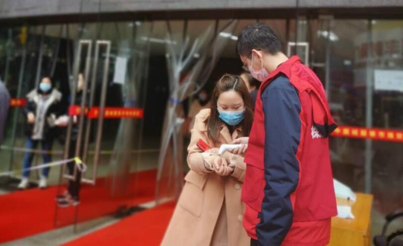 芦淞共青团开展3·5学雷锋日志愿服务活动