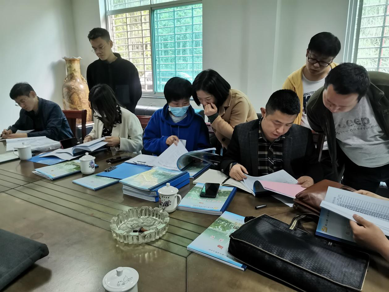 【鸾山镇】株洲市农村人居环境评估组到鸾山镇开展全市人居环境“十佳乡镇”评估工作