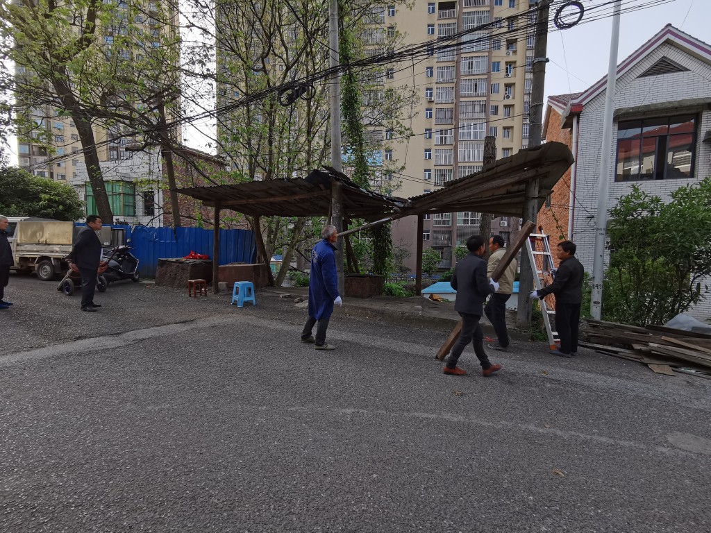 消除道路交通安全隐患，攸县开展马路市场专项整治行动