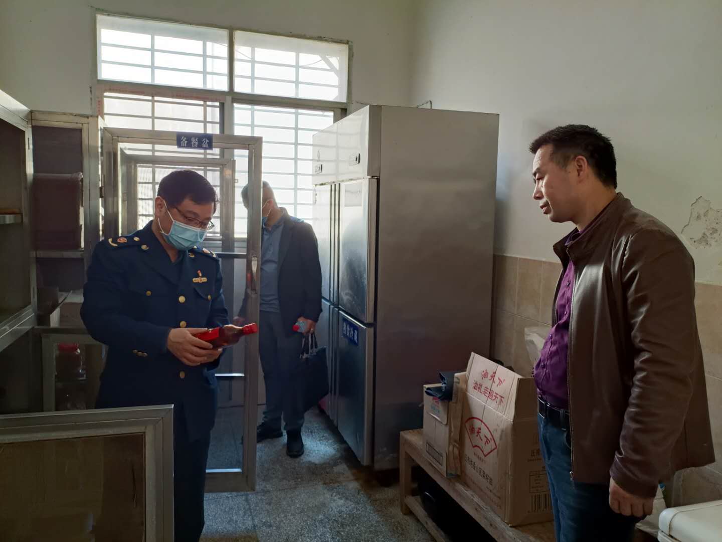 菜花坪市场监督管理所开展春季复学校园食品安全护苗行动