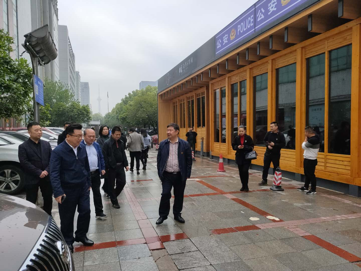 副市长谭可敏带队调研天元超市前坪“建宁驿站”相关工作情况