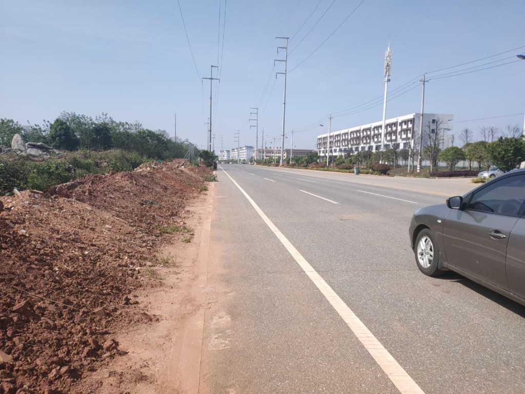 净化园区道路，助力美化园区