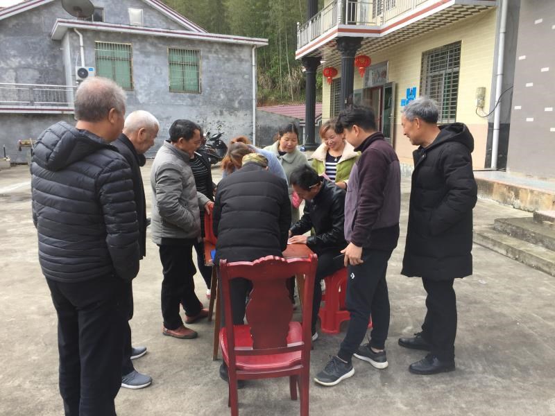 爱心捐款暖人心