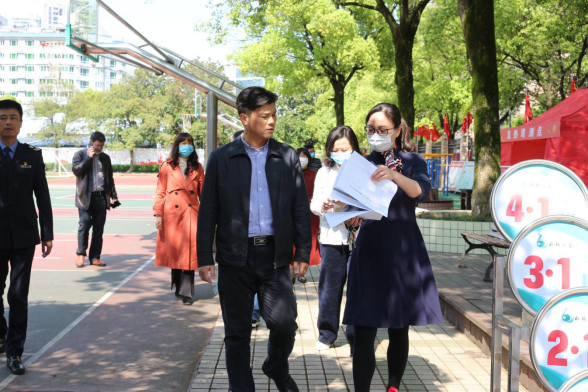 小学开学倒计时，周天浩副区长督查学校开学准备工作