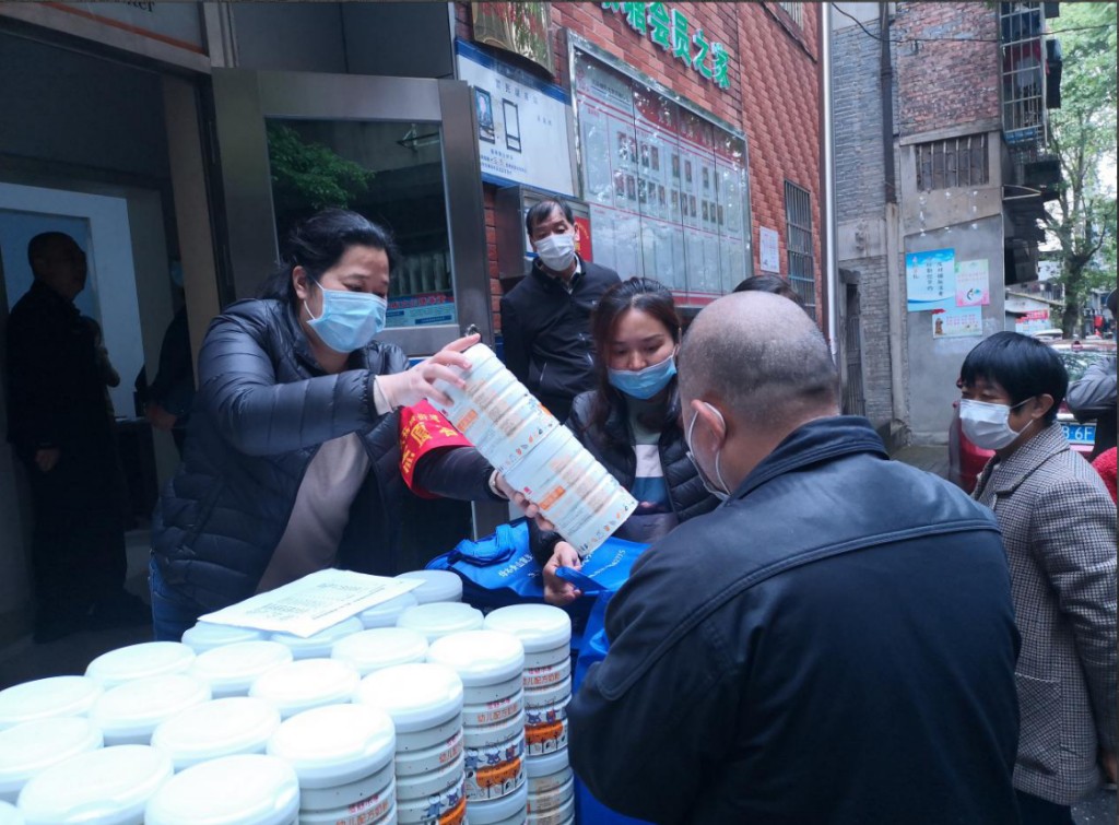 茨菇塘街道：为爱加油，致敬战疫一线人员