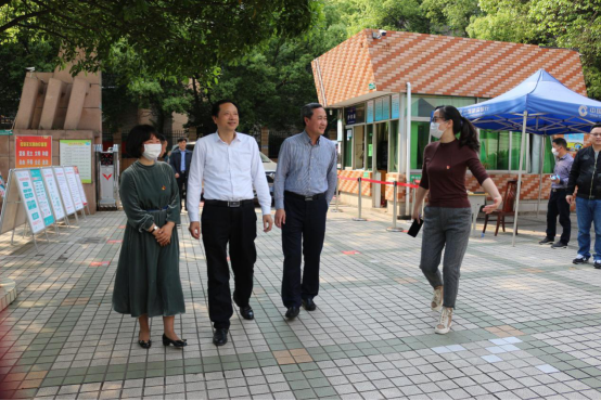 爱心捐助 情暖校园 ——株洲市政协向白鹤小学捐赠防疫物资