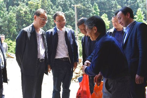 李晓葵同志赴炎陵督导脱贫攻坚巩固提升和派出所建设等工作