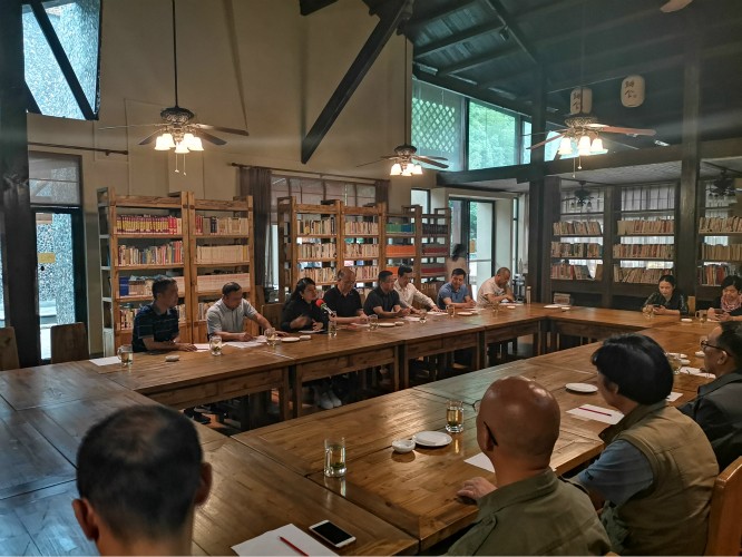 市政协副主席、市文联主席周煦惠一行来荷塘区仙庾•耕食文旅小镇调研指导文化建设