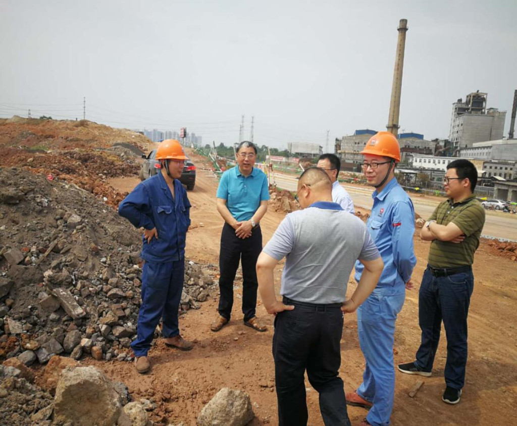 株洲市生态环境局组织力量对清水塘地区关停搬迁、企业残渣废液处置情况进行检查
