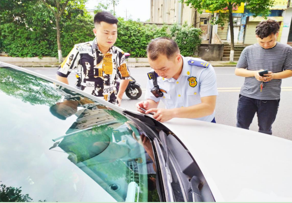 荷塘区严查霸“道”行为，让“生命通道”不再“添堵”