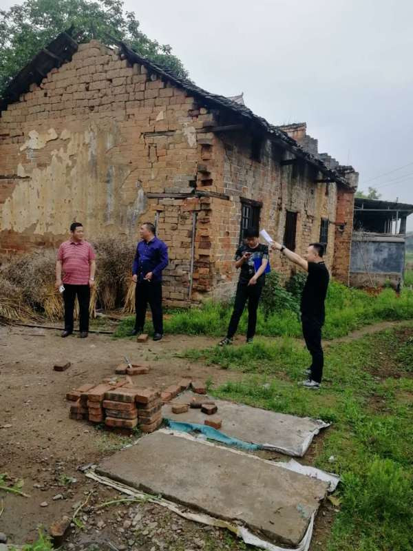 攸县住建局（人防办）党组 走村入户推动农村住房安全保障工作