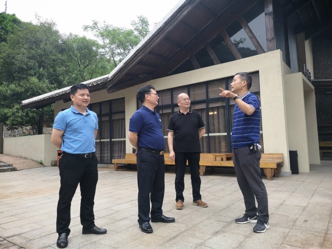 市政协副主席、市文联主席周煦惠一行来荷塘区仙庾•耕食文旅小镇调研指导文化建设