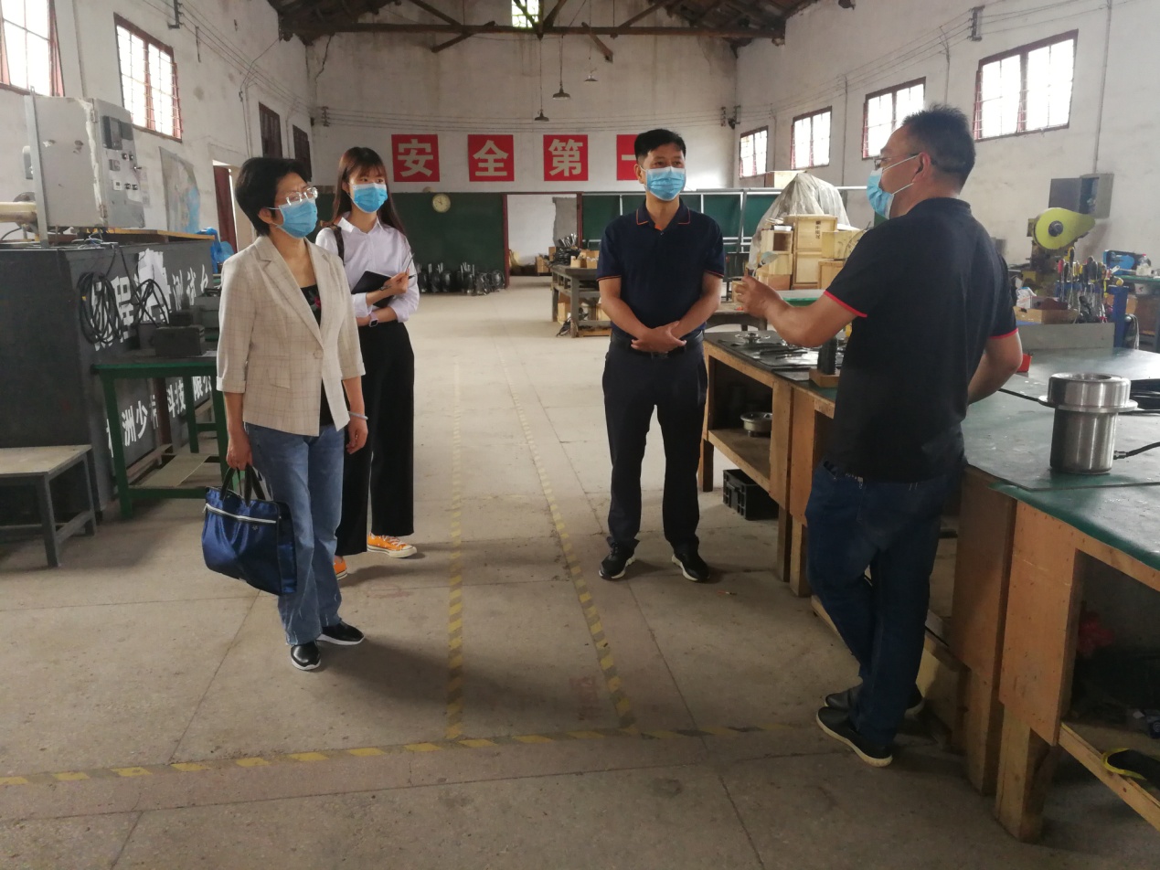 区司法局走访企业  开展"温暖企业"行动