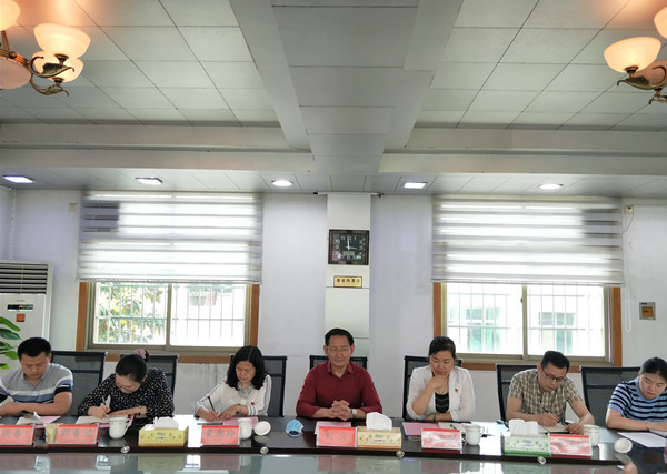 刘方带领局第二党支部赴渌口区开展党建联基层活动