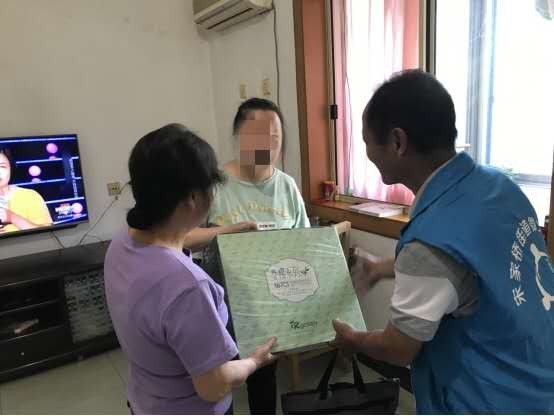宋家桥街道开展爱心慰问助残活动