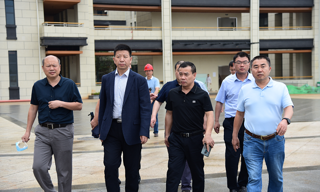 王洪斌来我区调研长郡学校建设和农业农村等工作