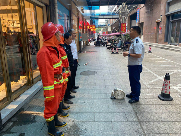 攸县消防救援大队组织开展辖区重点单位微型消防站拉动演练