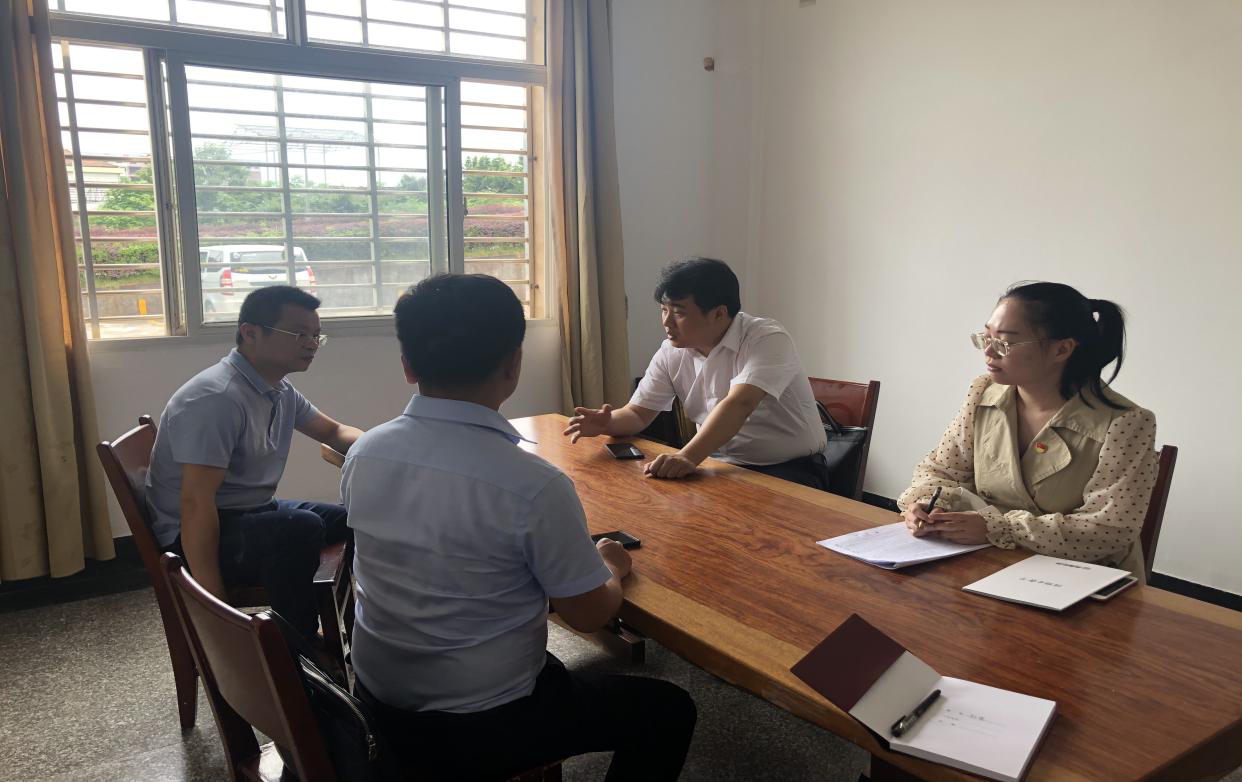 县金融办开展温暖企业活动，助推企业上市、挂牌