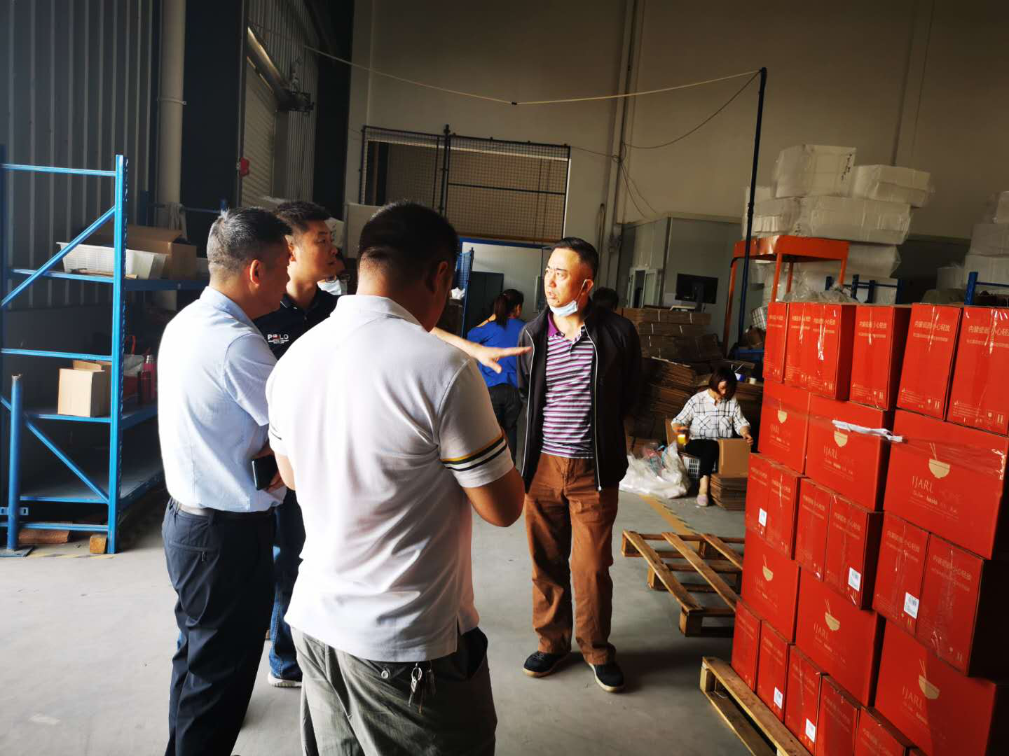 市发改委开展快递业物流配送调研